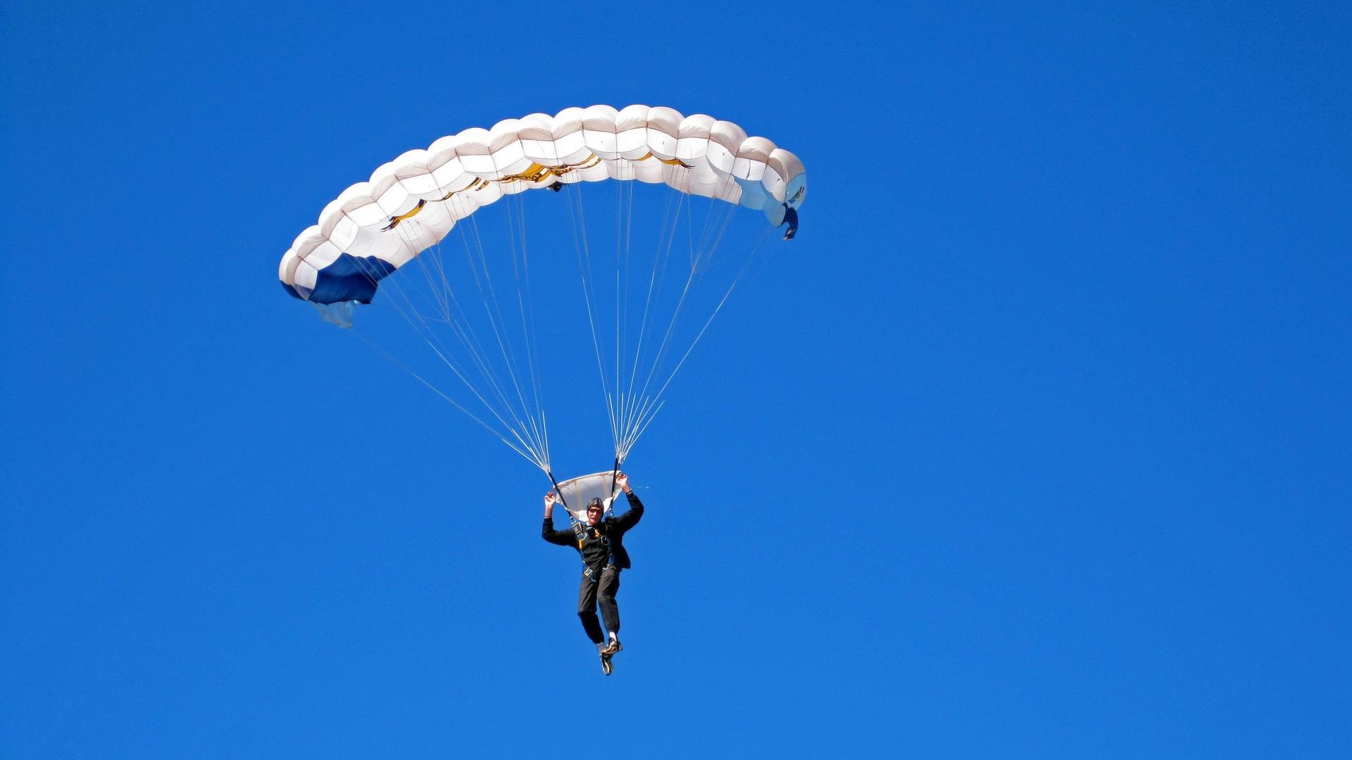 “高新体育中心沙滩排球：激烈对抗成就赛事巅峰”